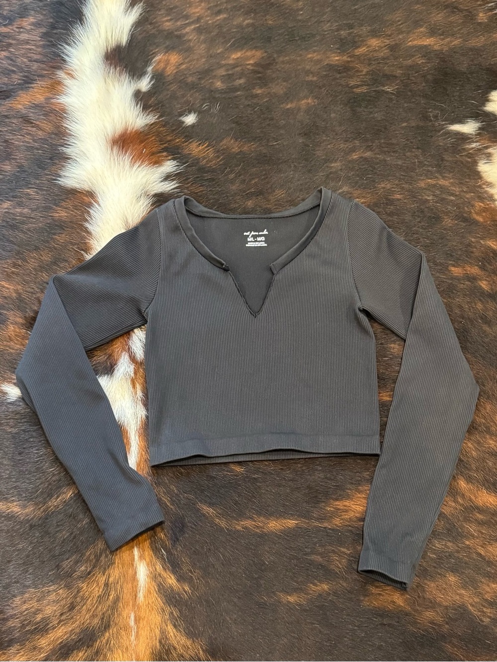 Urban outfitters cropped long sleeve ribbed top - charcoal/black